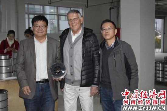 諾貝爾化學(xué)獎獲得者丹·謝赫特曼院士到訪(fǎng)焦作